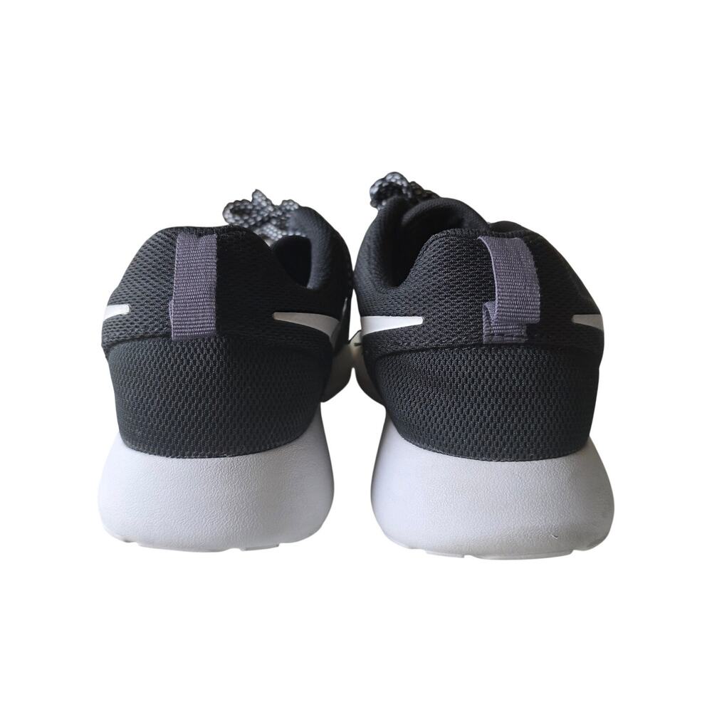Nike Women's Roshe One Sneakers Black Size 8 - Picture 6 of 8